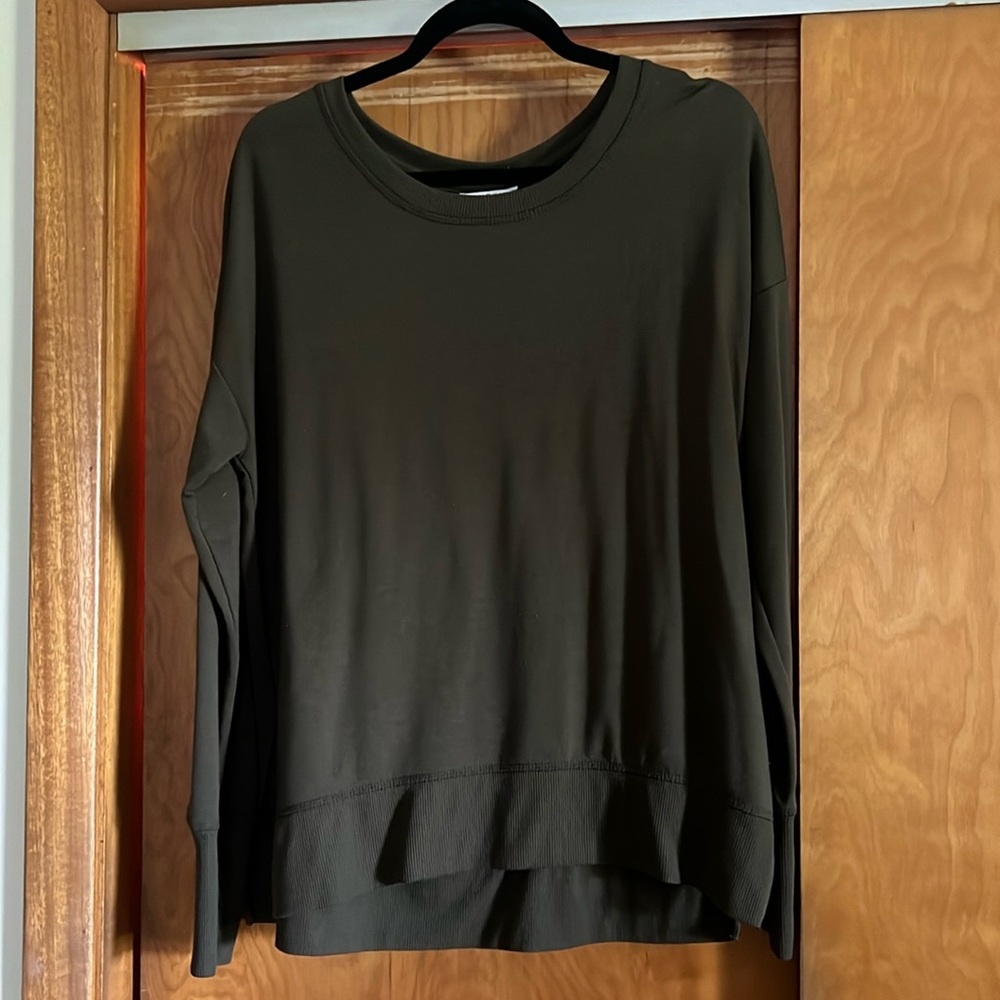 Army Green. Danskin size M long sleeve tee.
